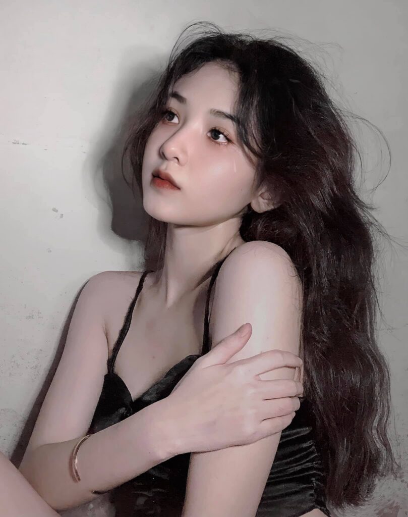 Gai Xinh Bikini Sieu Mong Khám Phá Vẻ Đẹp Quyến Rũ Và Ý Nghĩa Xã Hội Trong Thế Giới Hiện Đại
