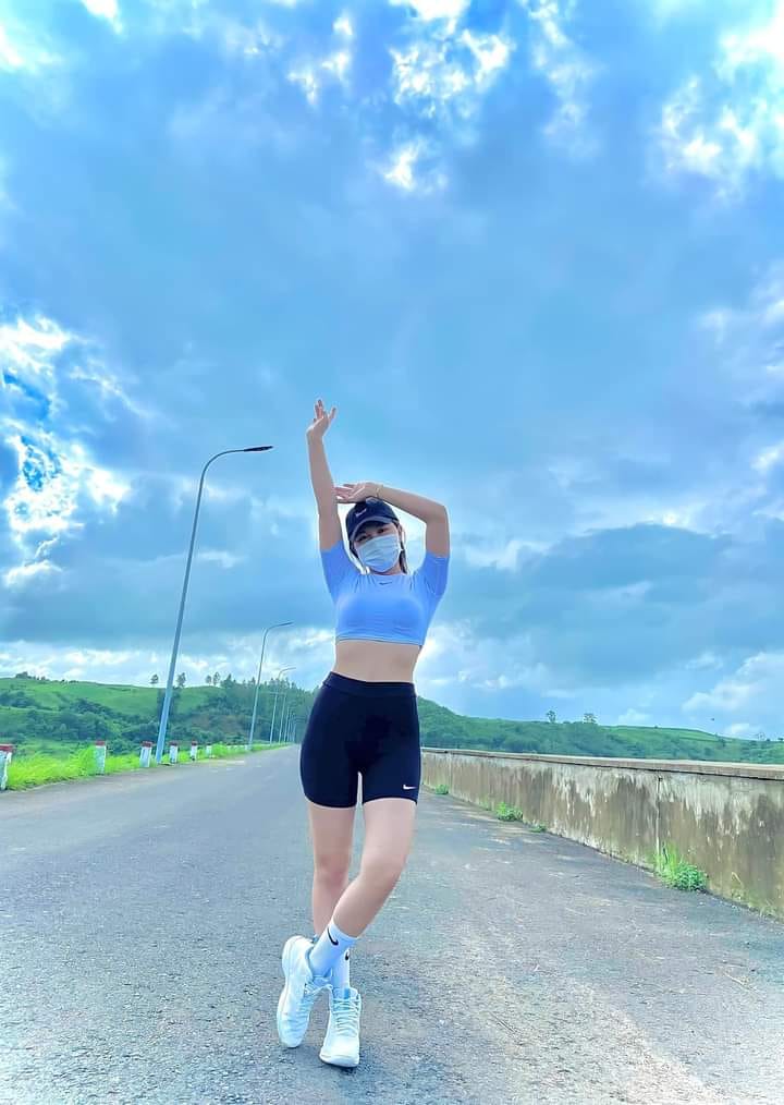 Tuyển Chọn Những Ảnh Gái Xinh Tóc Dài Nhất Phong Cách Nóng Bỏng Mùa Hè Này!