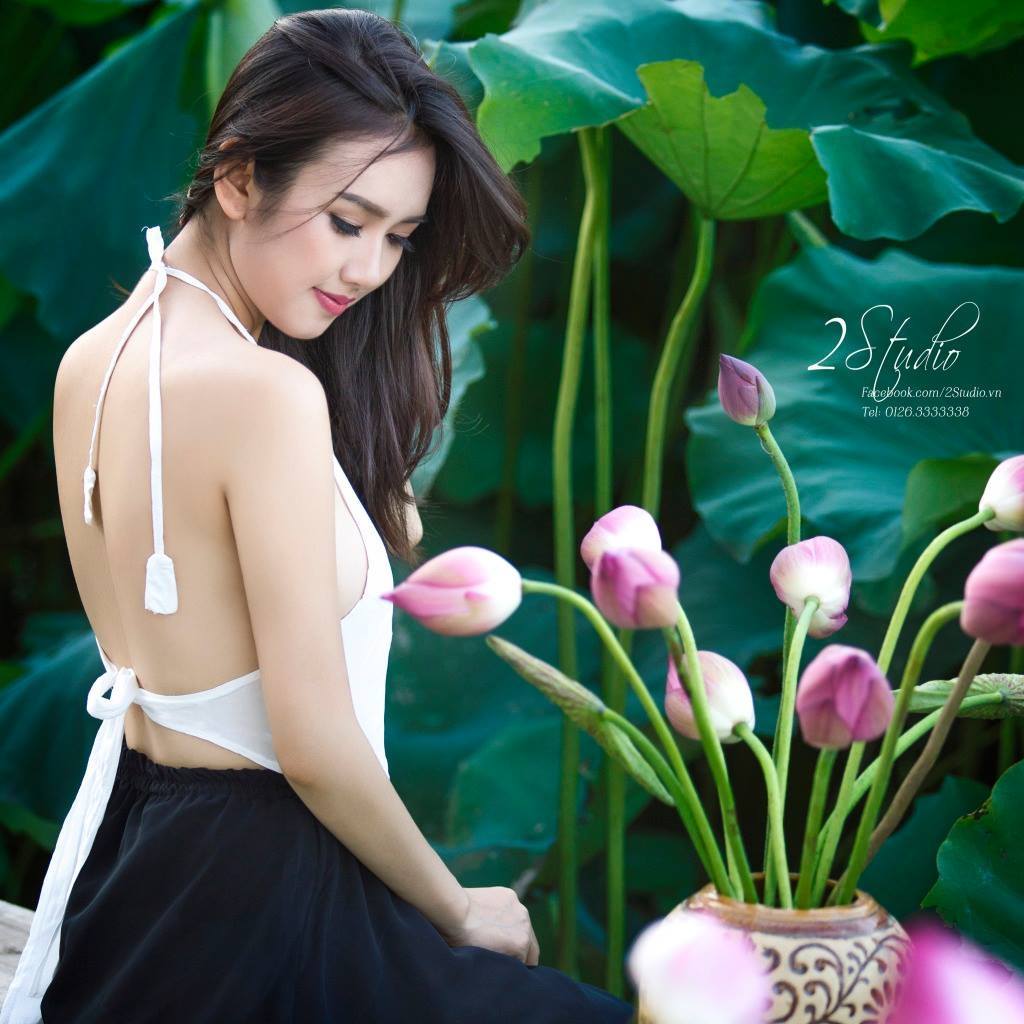 Gai Xinh Khoa Thân Nét Đẹp Vượt Thời Gian Và Sức Hút Vĩnh Cửu Trong Xã Hội Hiện Đại