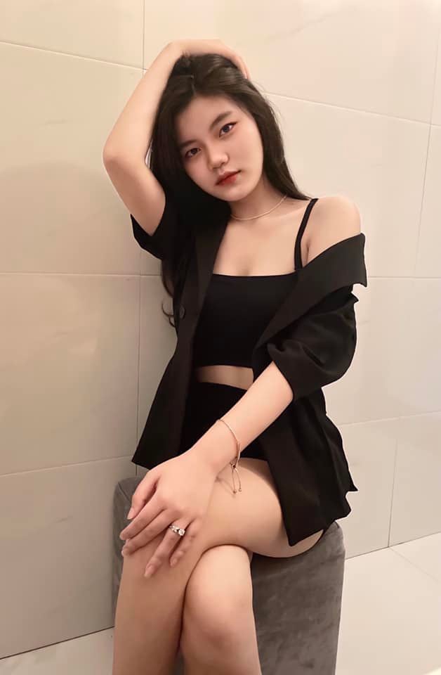 Hình Ảnh Cô Gái Tóc Ngắn Quay Lưng – Ký Ức Trực Trọng Của Thời Thanh Xuân Đã Qua