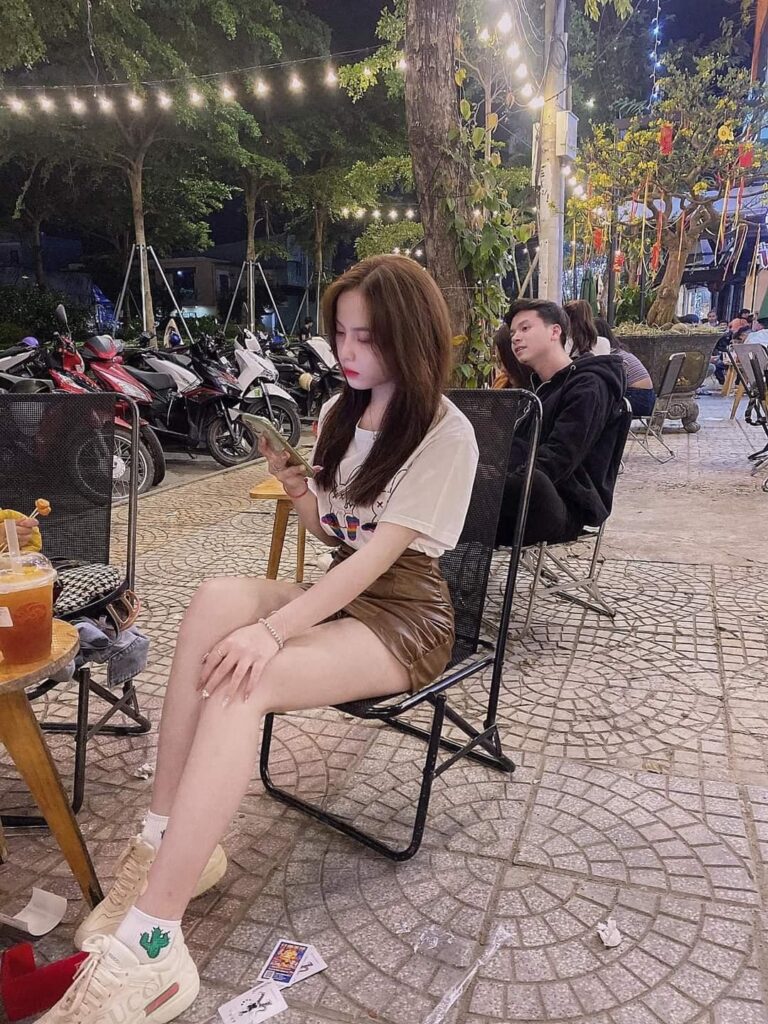 Gái Xinh Mặc Áo Tắm Những Khoảnh Khắc Rực Rỡ Của Nét Đẹp Đôi Lứa