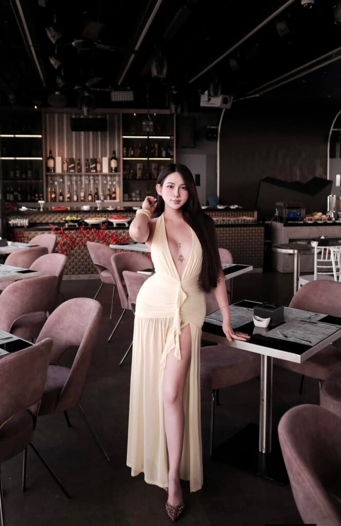 Gái Đẹp 13 Tuổi Những Khoảnh Khắc Rực Rỡ Của Nét Đẹp Đôi Lứa